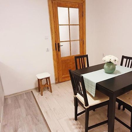 Separated Kitchen, Fast Internet Aleja 3 Maja 2M80 Warszawa Zewnętrze zdjęcie