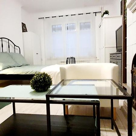 Separated Kitchen, Fast Internet Aleja 3 Maja 2M80 Warszawa Zewnętrze zdjęcie